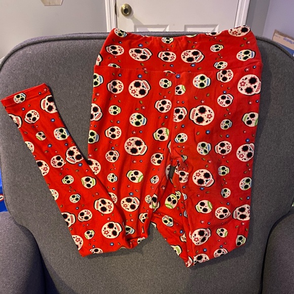 Festive LulaRoe Halloween Leggings  🎃 - Picture 2 of 2